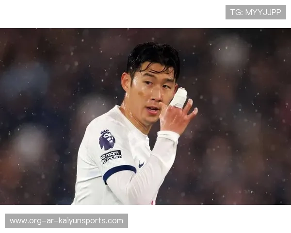 孙兴慜禁区外抽射直挂立柱外侧