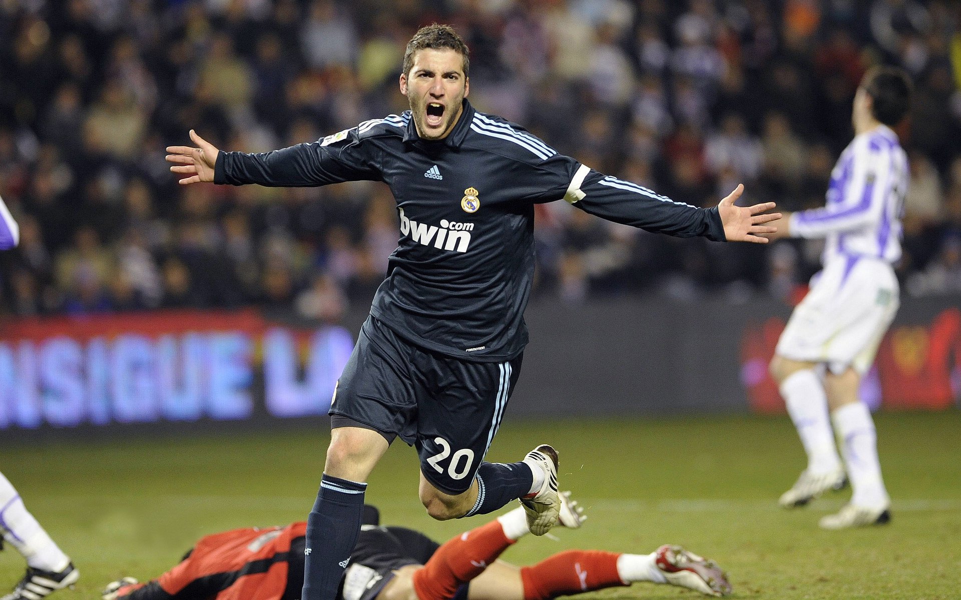 五大联赛俱乐部财政状况是否制约技战术发展，五大联赛哪个俱乐部最有钱